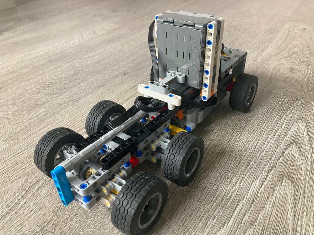 Lego PETERBILT TRUCK CHASSIS 4x6