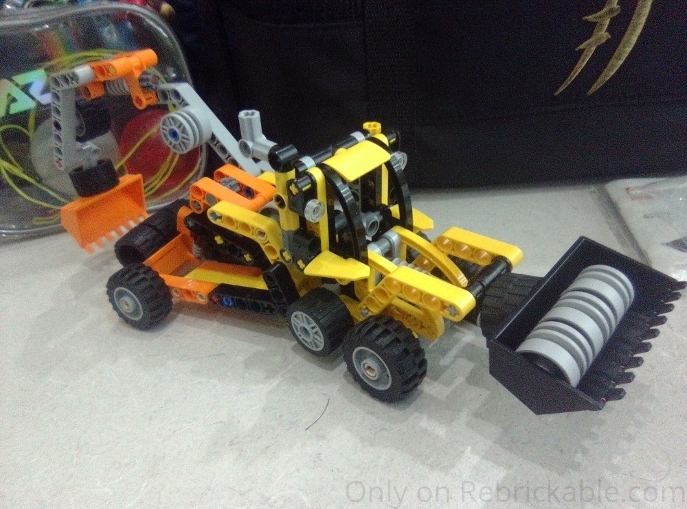Lego Articulated backhoe (technic 42197 + 2x 30710 combined alternative)