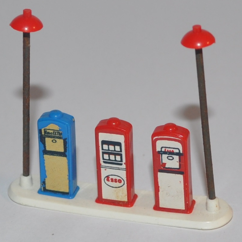 Lego HO Scale Accessory Petrol Pumps Esso / White