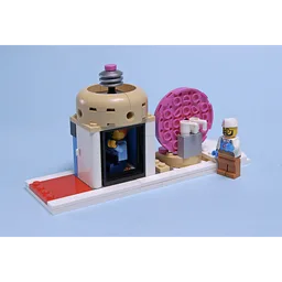 60452 Tiny House & Cool Car