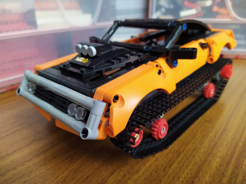 Lego Coyote Tracked Racer