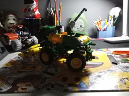42136 - Combine Harvester