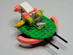 Cute puppy's spaceship (41738 alternate build)