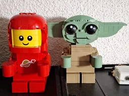 Upscaled Grogu Minifigure