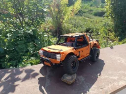 Hilux 4x4 – Powered Offroad Pickup