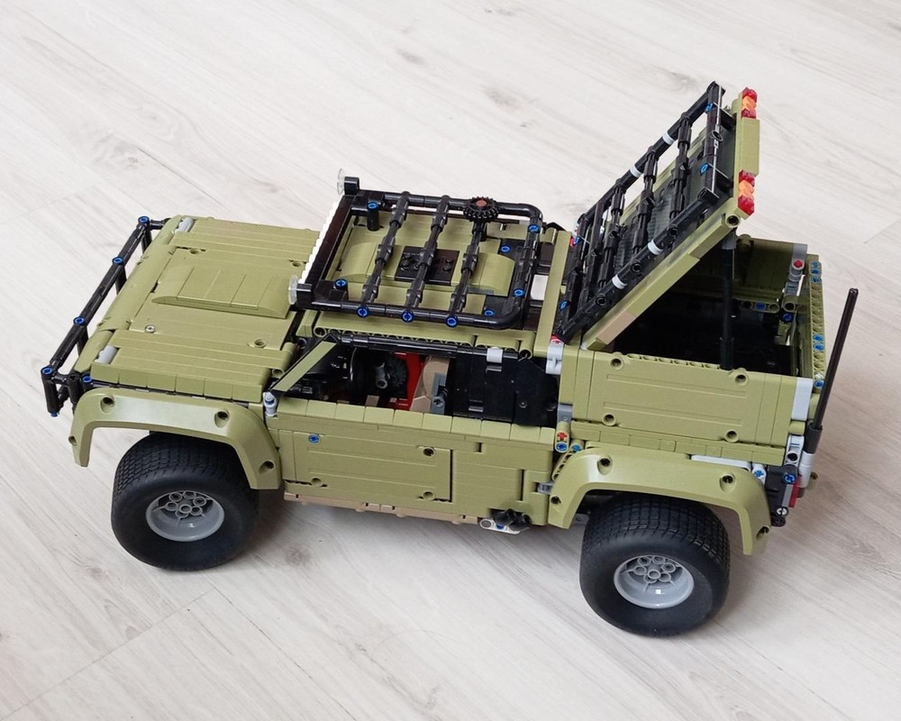 Lego 42110 Stadium Trophy Truck - Trunk and Rooftop-Attachments - LEGO Technic Landrover Defender Alternate Build