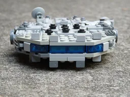 Midi Scale Millennium Falcon
