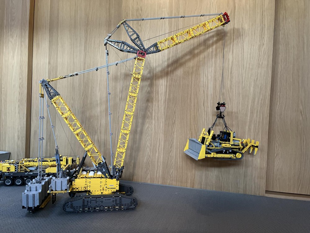 Lego LR 13000 ballasted and longer booms SDWB configuration