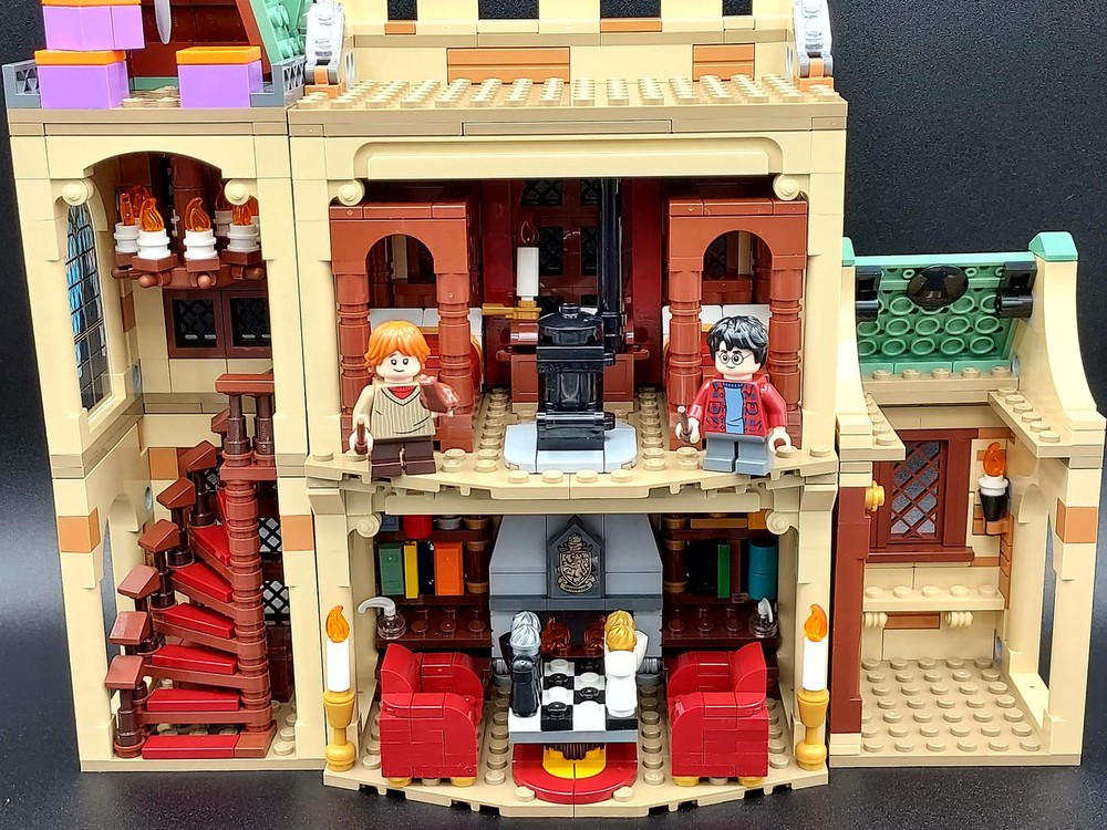 Lego Gryffindor Dormitory