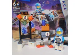 30663 TWO ROBOTS