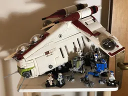 Republic Gunship based set 75021