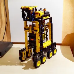 STRADDLE CARRIER