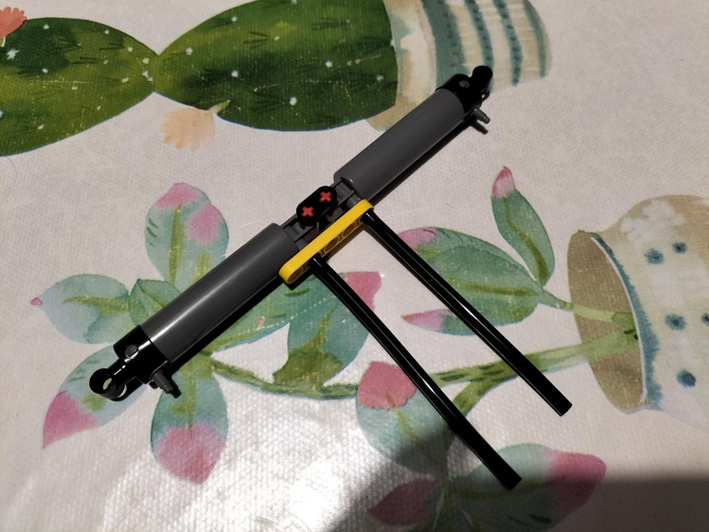 Lego Glauco's pneumatic cylinder bracket