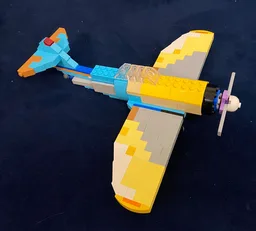 10698 - Propeller Plane