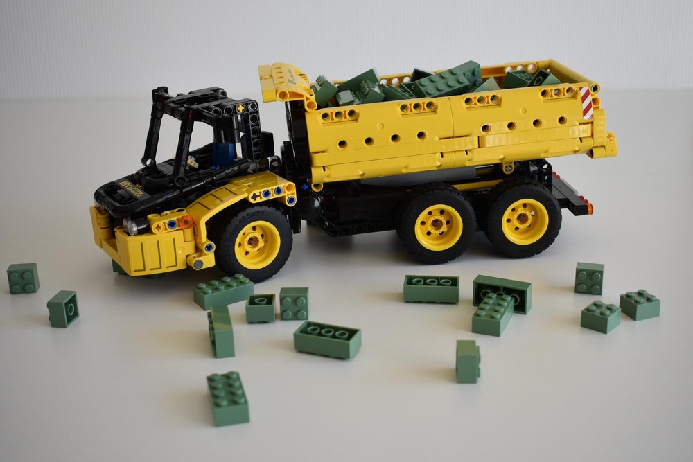 Lego 42108 alternate - Articulated Hauler