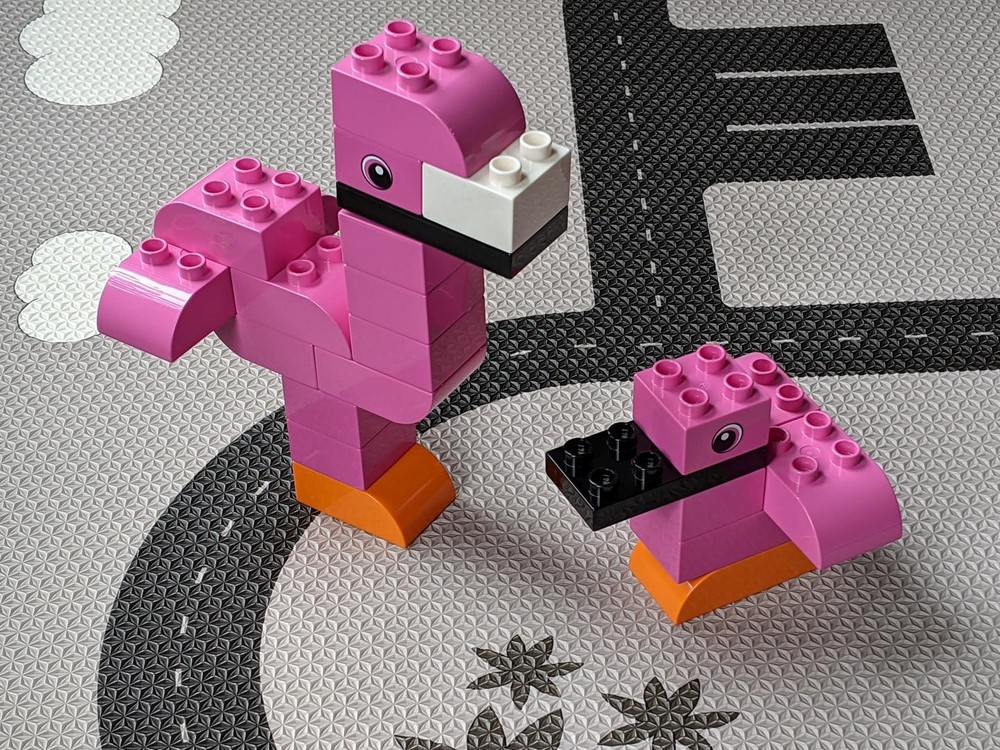 Lego Mom and baby flamingo