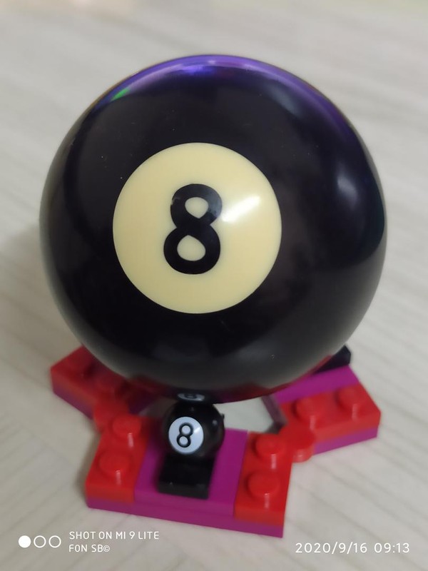 Lego 8Ball Stand