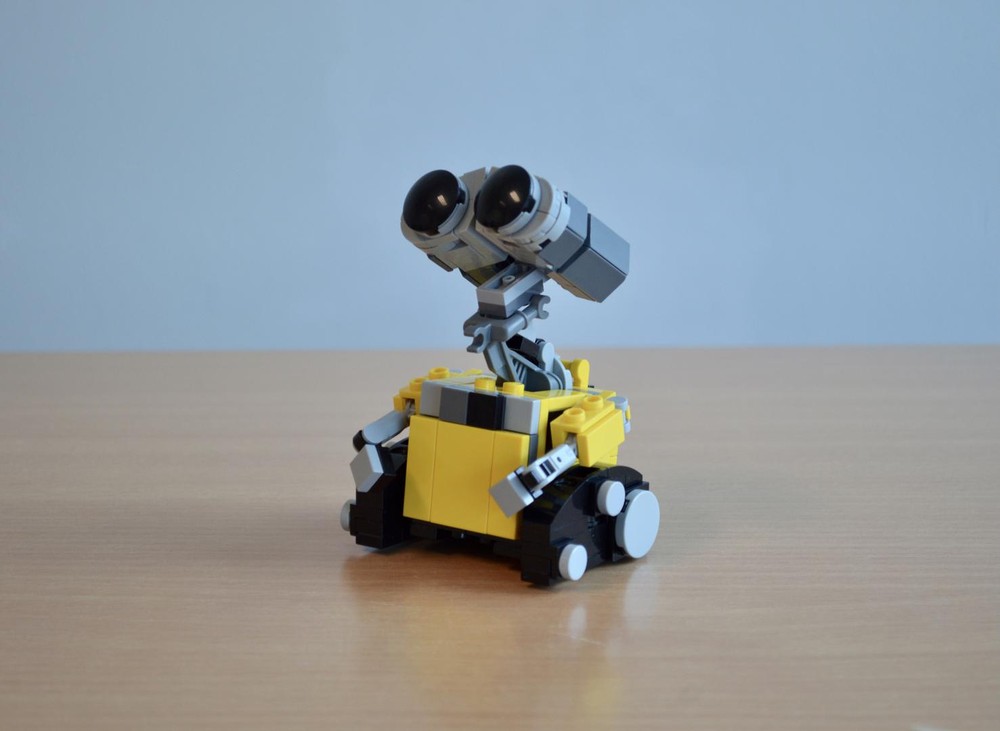 Lego WALL-E with Stuntz flywheel