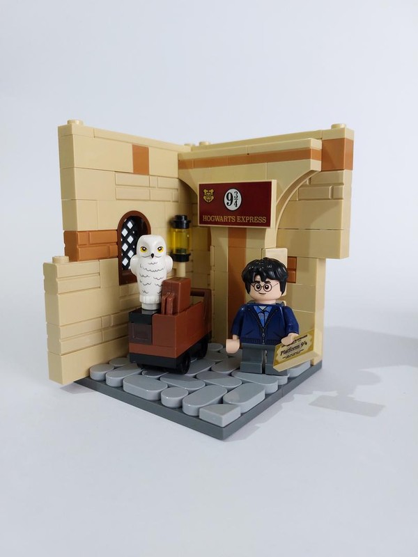 Lego Harry Potter at the Platform 9¾