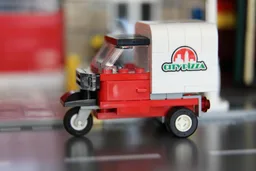 Ape Piaggio - minifig scale