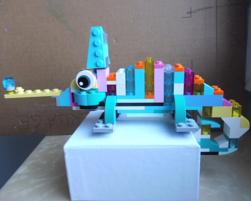 Lego Colorful Chameleon -- with 5 small variations!