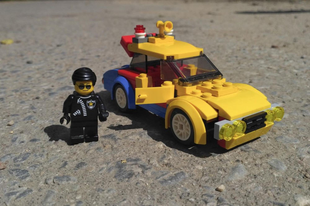 Lego Mad Max's yellow Interceptor