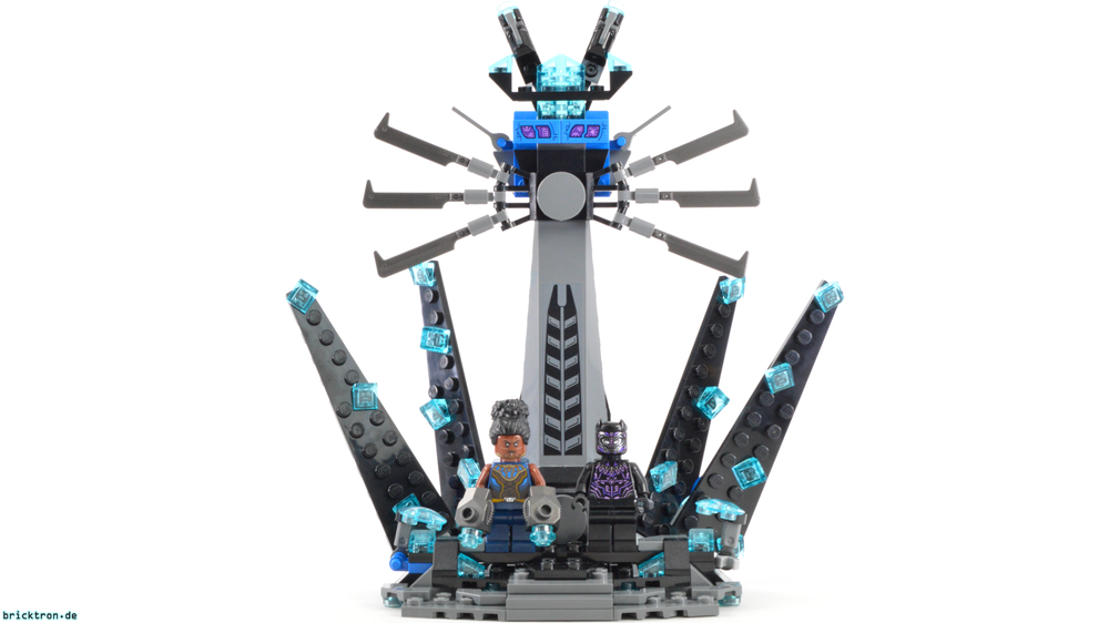 Lego Black Panther: Wakanda Throne, Minifig display