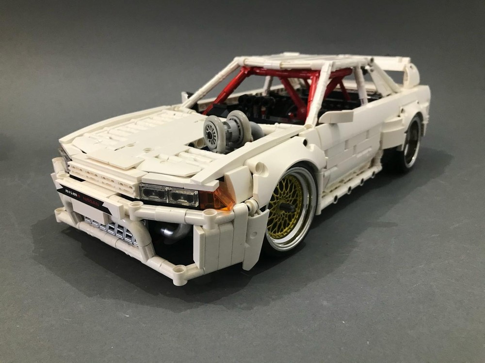 Lego SKYLINE GT-R R32