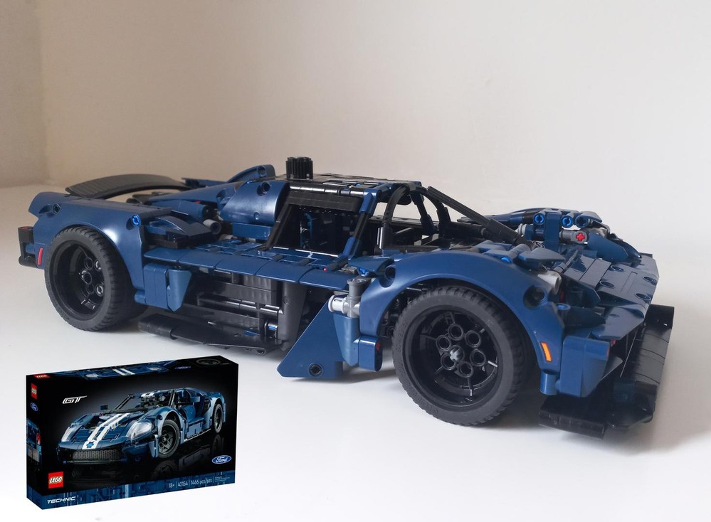Lego 42154 Aston Martin Valkyrie alternate build (working steering wheel)