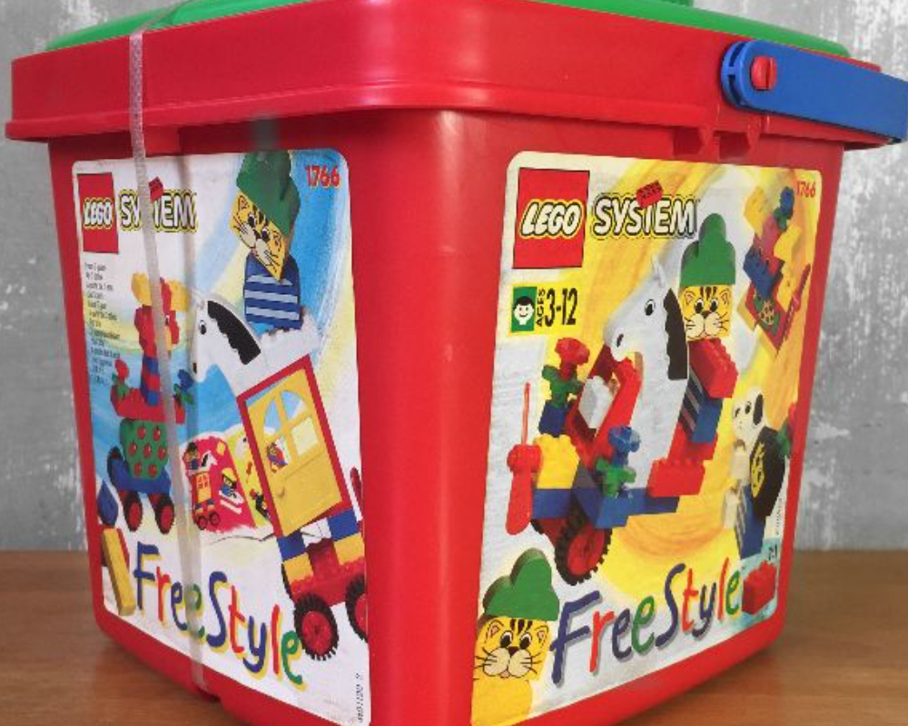 Lego Small Freestyle Bucket