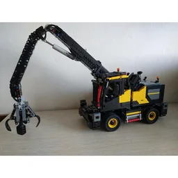 RC undercarriage for Material Handler