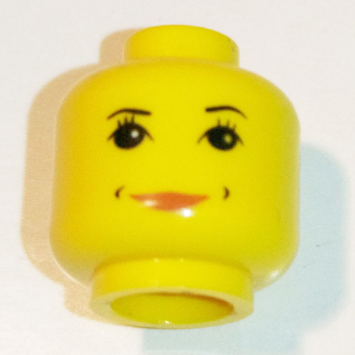 Lego Minifig Head Hermione Granger, Eyelashes, Peach Lips, Smile Print [Blocked Open Stud] / Yellow