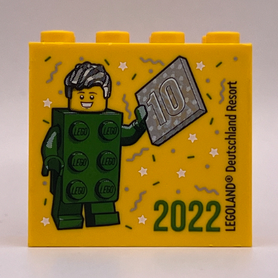 Lego Brick 2 x 4 x 3 with 'LEGOLAND Deutschland Resort 10 2022', Green Brick Figure (Besuchsmeister Silver) Print / Yellow