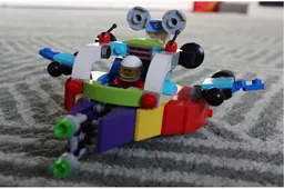 10402 Spaceship