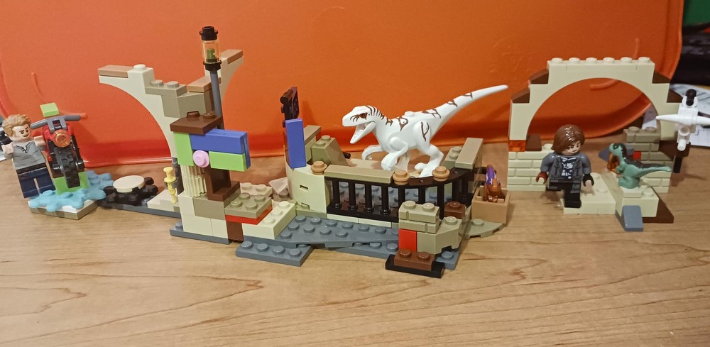Lego 76945 Alt Build - Atrociraptor Pen and Bike Shop