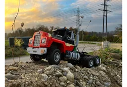 MACK Model R RC 6x6 1:13