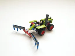 42102c Small Tractor