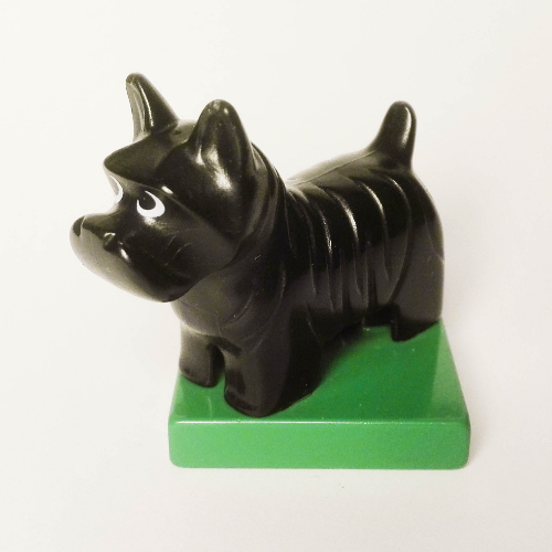Lego Duplo Animal Dog, Scottish Terrier / Scottie on Green Base / Black