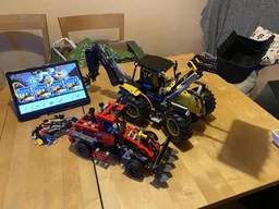 42081 - Backhoe Loader