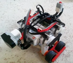 Simple 4 motors robot (EV3+NXT)