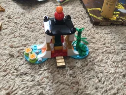 40605 Rabbit Throne