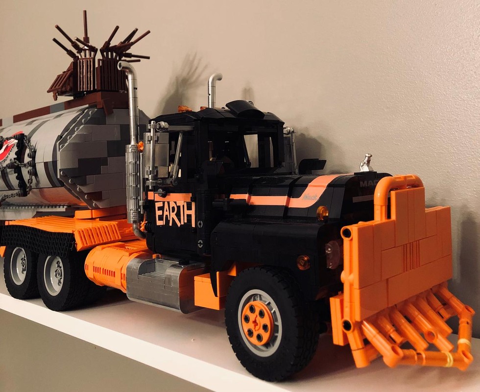 Lego TRW Mack Petroleum Truck 1:18 scale