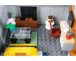 Modern & Brownstone Apartment