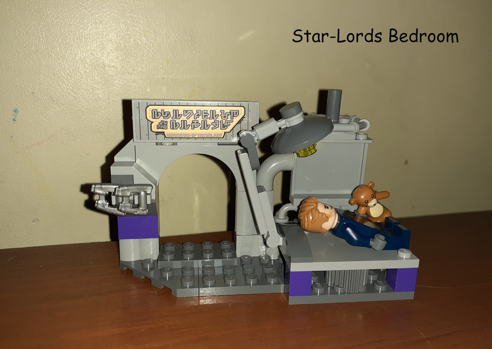 Lego Star-Lords Bedroom - alt of 76253-1