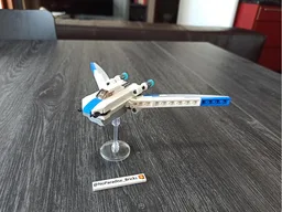 Microscale ᑌ-wing