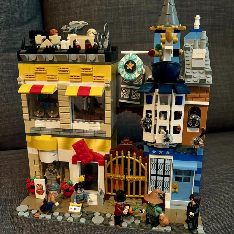 Lego Diagon Alley LEGO Store, Twinkle's Telescopes and Wizard Arcade