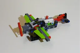 42102 Propeller Plane
