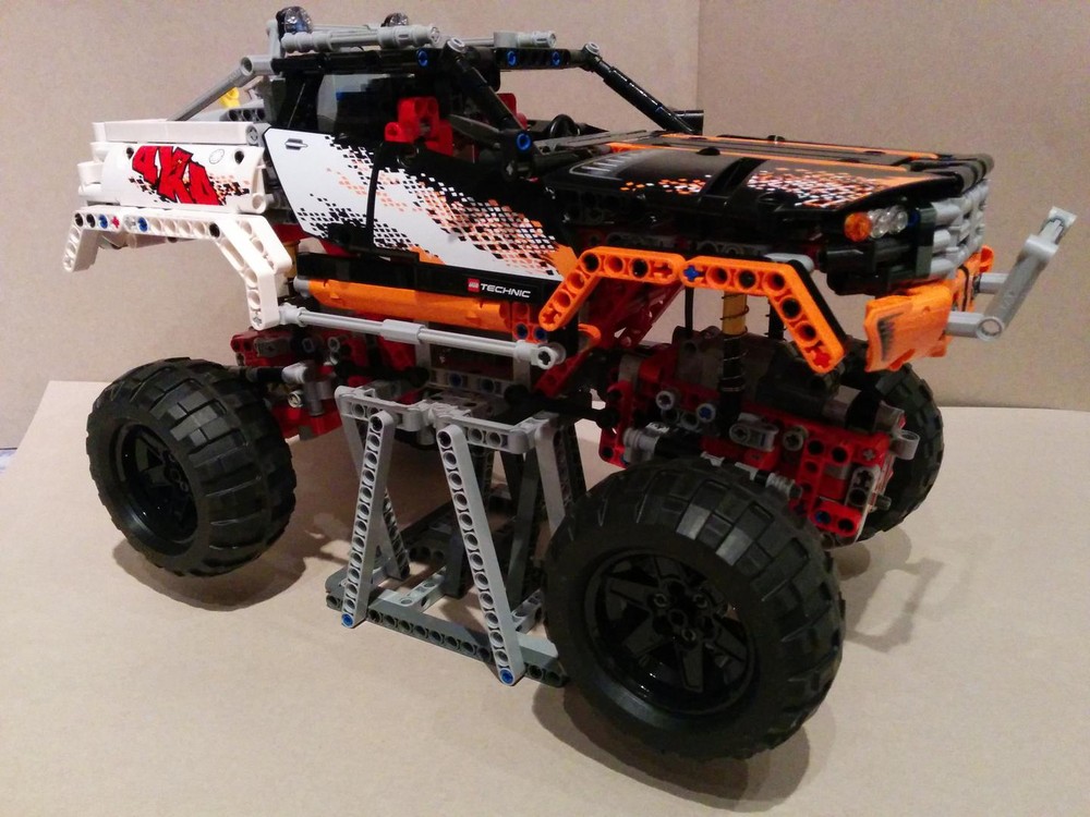 Lego Display Stand "9398 - 4x4 Crawler"