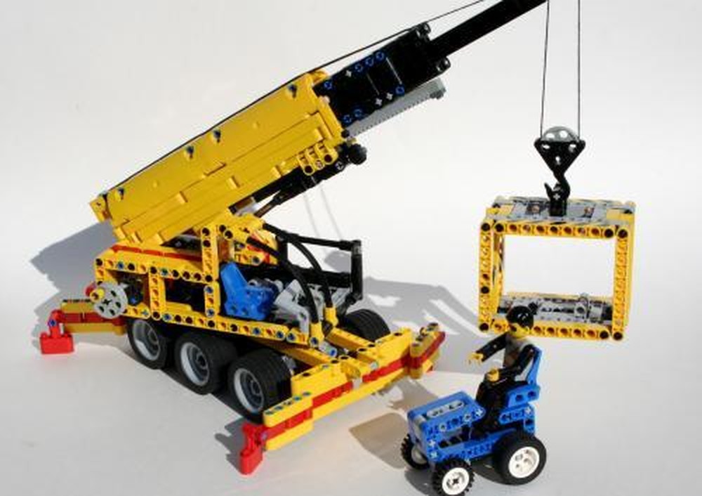 Lego Cargo Master Crane