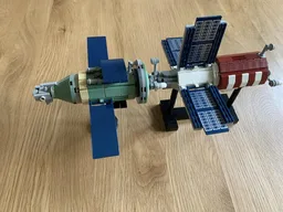 Salyut 7 docking – 1:110